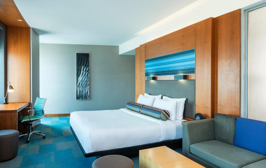 Aloft_3