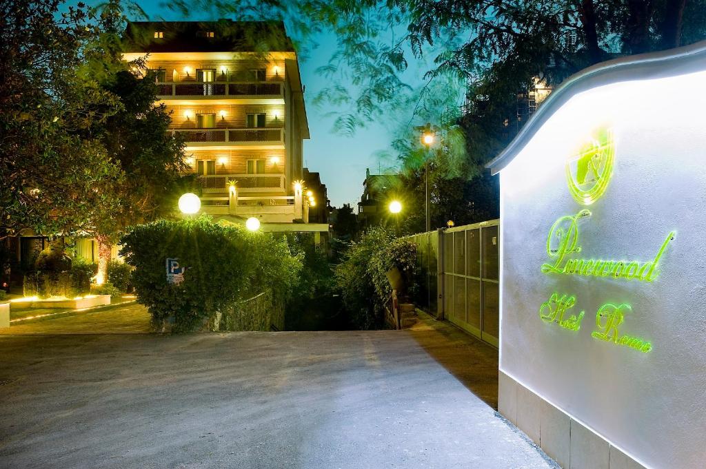 Pinewood Hotel Rome