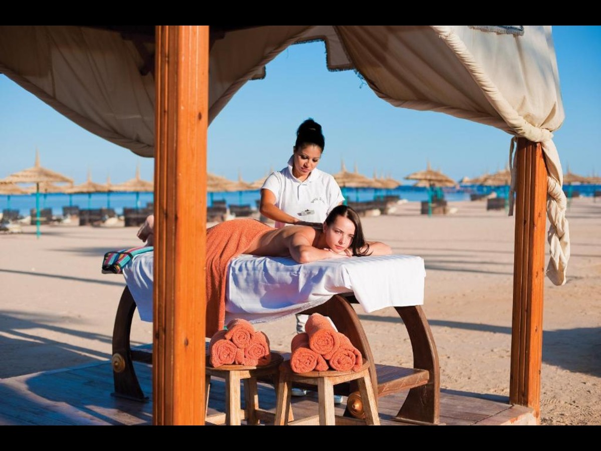 Book Amwaj Oyoun Resort & Casino - Plus Holiday